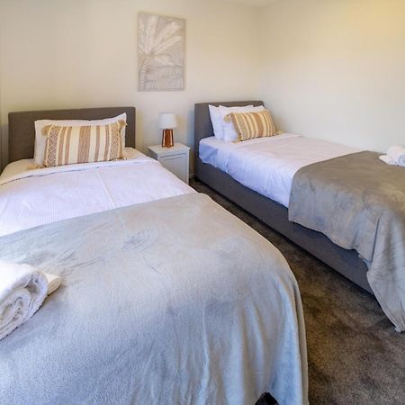 Апартаменты Chic 2-Bed Gem: Trust Arena Proximity - West Akl Окленд Экстерьер фото